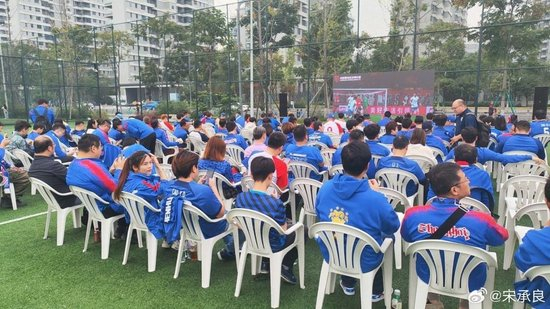 专业更符合中国人使用习惯。服务