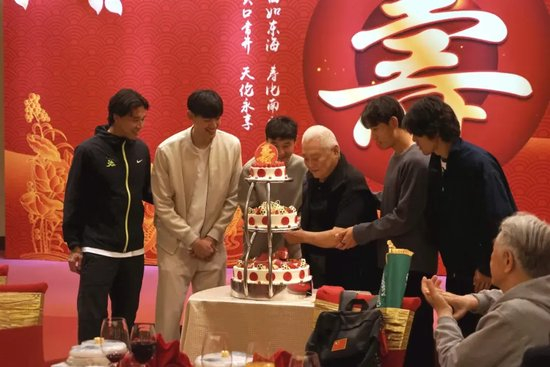 更符合中国人使用习惯。图片展示