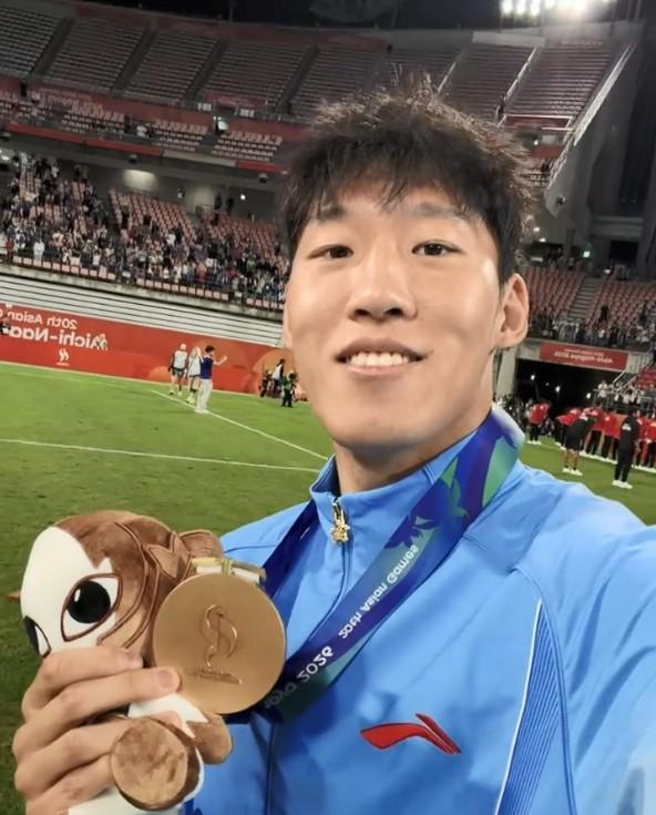 帮助国足亚运队获铜牌，朱辰杰：我们一定会越来越好